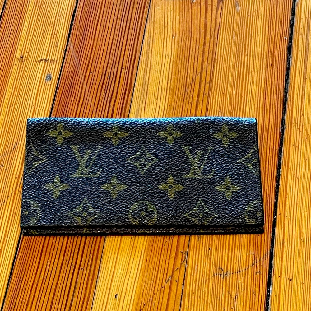 **SALE** Louis Vuitton wallet
